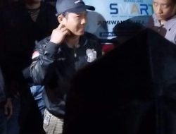 Silaturahmi ke Rumah Keluarga, Mobil Tim JADI Dikepung Pendukung Dedy – Dayat