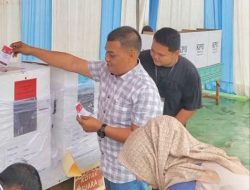 Maidani SE dan Istri Risma Nyoblos di TPS 02 kelurahan candica,