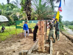 TMMD Ke-123 Kodim 0416/Bute Mulai Membangun Tugu Prasasti Di Lokasi Sasaran TMMD Di Desa Teluk Kuali “
