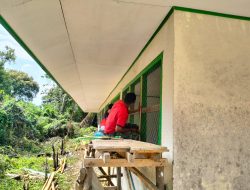 Satgas’ TMMD ke-123 Kodim 0416/Bute”Melaksanakan Pemasangan Kawat Jendela Madrasah Ibtidaiyah Demi Keamanan Di Dalam Segala Hal,