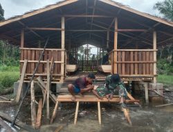 Giat TMMD Ke 123, Kodim 0416/Bute,Membuat Tangga Kandang Kambing”