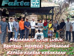 Masarakat Dusun Lubuk Benteng Menyerahkan Bantuan Kepada Korban Kebakaran,Di Hadiri Oleh Rio Berserta Stap Dan Perangkat Dan Ketua BPD Beserta Anggota”