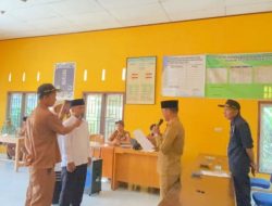 Masri Resmi Di Lantik Rio Dusun Teluk Pandak Menjadi Kepala Kampung Titin Bulin 1