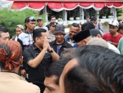 Ratusan Sopir Truk Geruduk Gedung DPRD Bungo, Tuntut Atasi Kelangkaan Solar Subsidi.