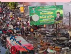Di Tengah Puing Kebakaran Hebat Sebuah spanduk PPP justru Tetap Berdiri UTUH