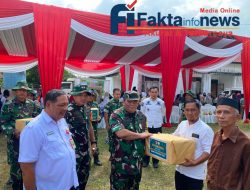 Brigjen TNI Joni Triman Hasibuan Serahkan Al-Qur’an dan Alat Olahraga untuk Warga Tanjung Agung, Wujud Kepedulian TNI di TMMD Ke-129