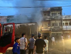 Kebakaran Ruko ABAK PLAFON Bungo, Pemilik Jadi Korban dan Kerugian Capai Rp250 Juta